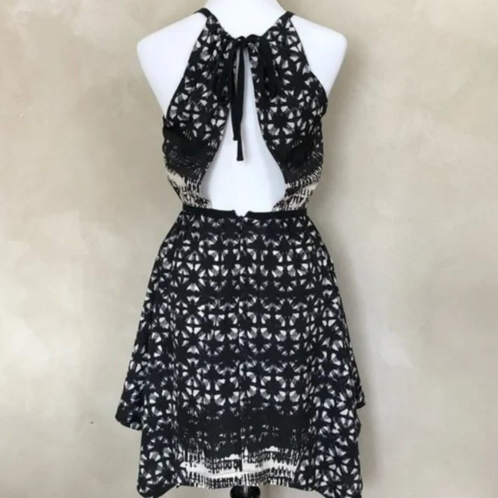 Ecotรฉ crepe handkerchief dress - size small - Picture 2 of 5